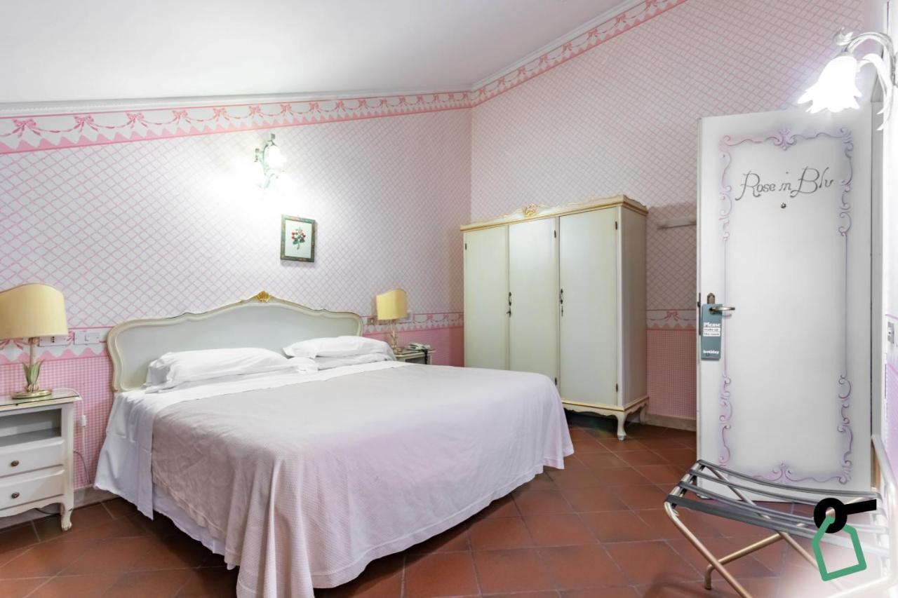 Hotel Hotiday Collection -