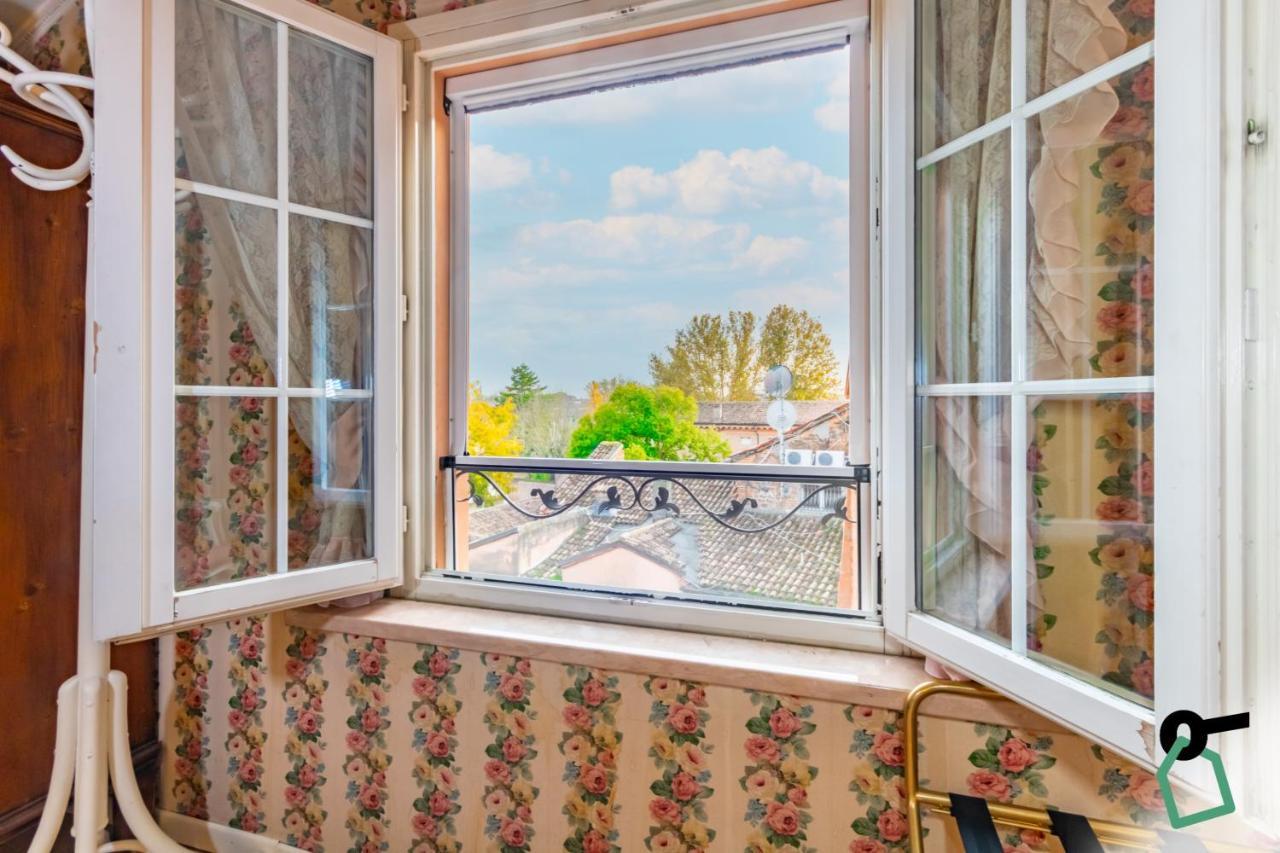 Hotel Hotiday Collection -