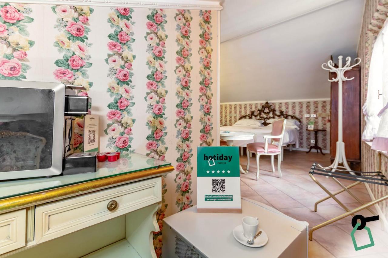 Hotel Hotiday Collection -